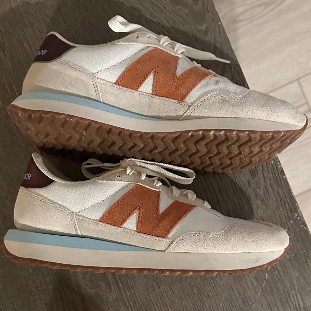 New Balance women's sneaker Cream and Orange Sneakers ws237 9 - Picture 4 of 6